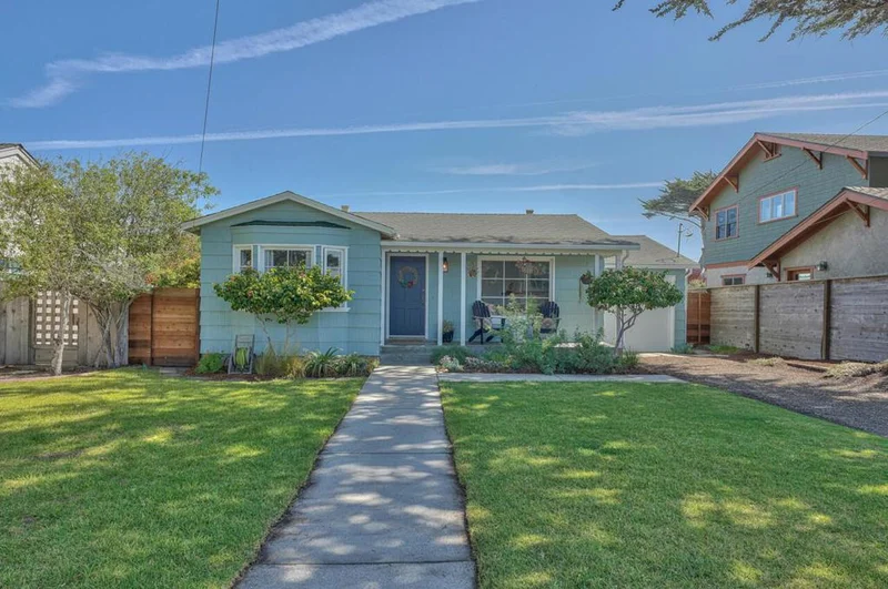 1022 Del Monte, Pacific Grove, CA 93950