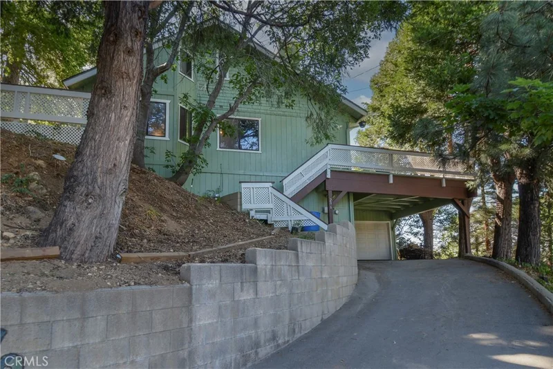 296 Donner, Crestline, CA 92325