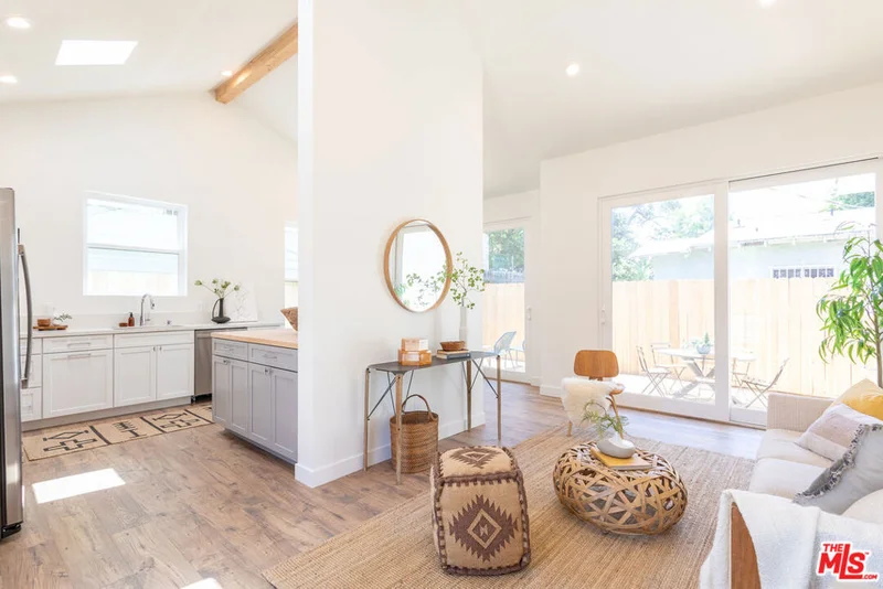 1878 Effie, Los Angeles, CA 90026