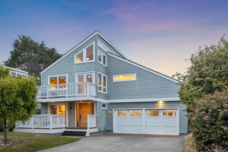 628 Alsace Loraine, Half Moon Bay, CA 94019