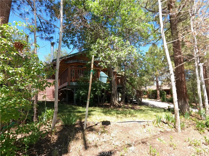 790 Highland, Sugarloaf, CA 92386
