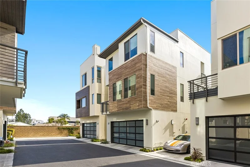 77 Ebb Tide, Newport Beach, CA 92663