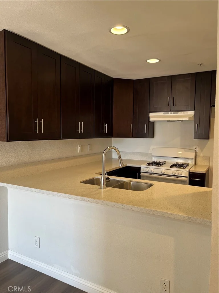 450 4th #445, Santa Ana, CA 92701