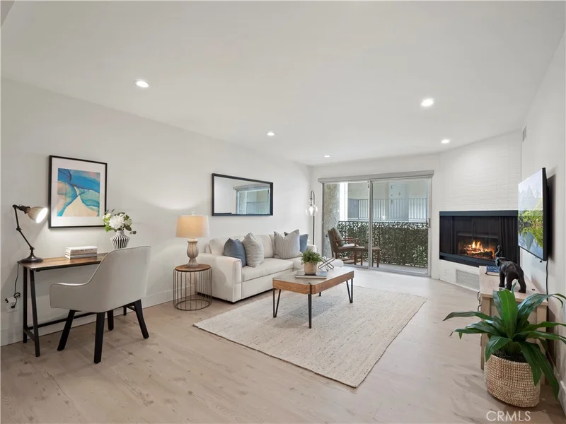 1230 Horn, West Hollywood, CA 90069