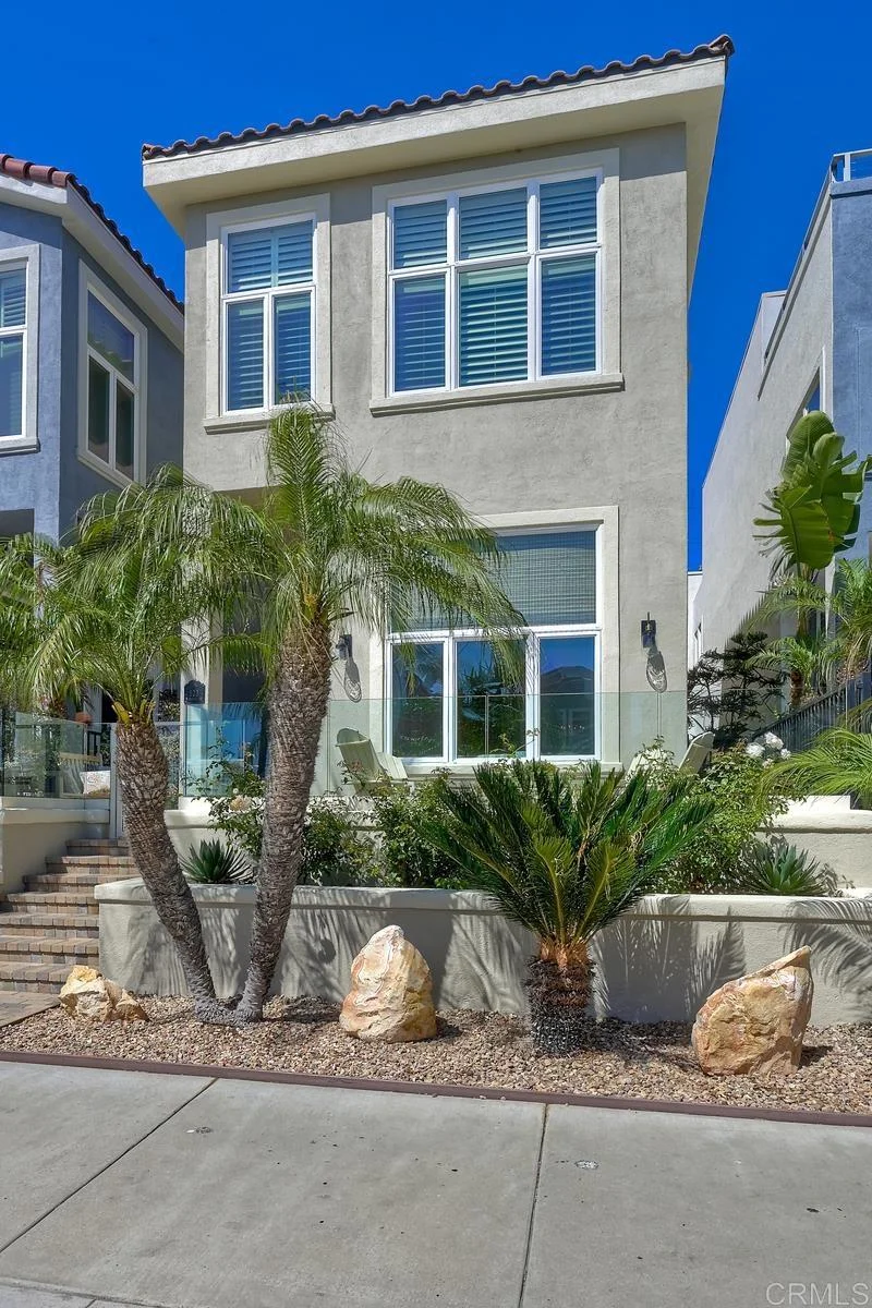 522 Cleveland, Oceanside, CA 92054