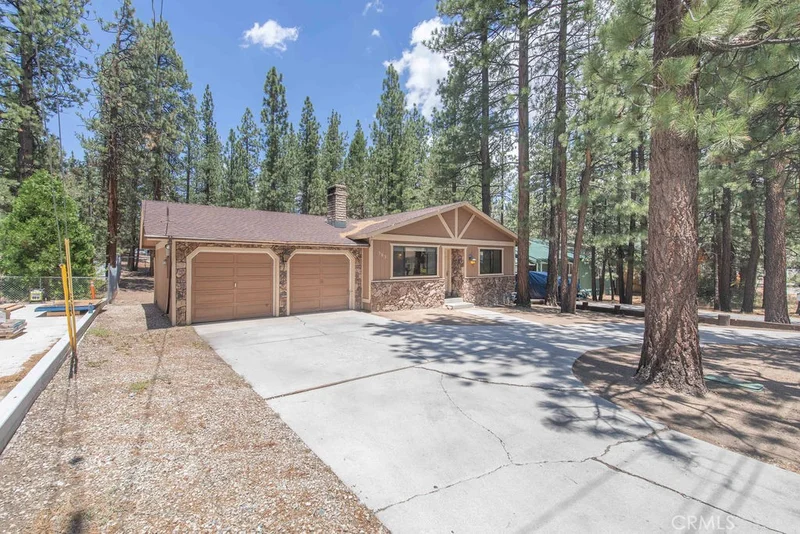 563 Ridgeside, Big Bear City, CA 92314
