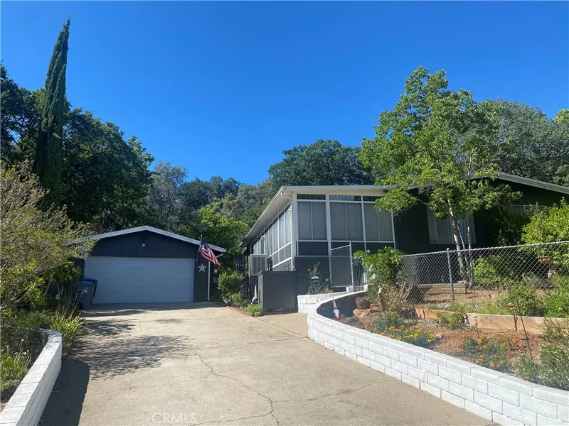 26 Greenbrier, Oroville, CA 95966
