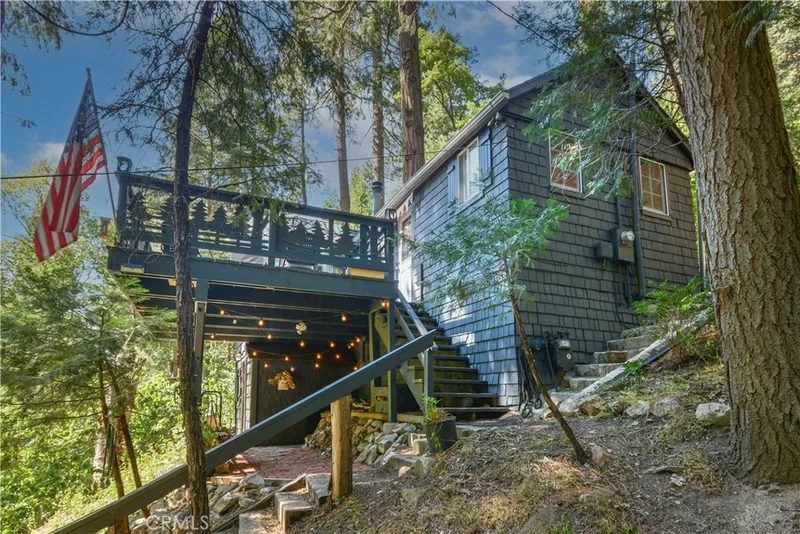 523 Blue Jay Canyon, Blue Jay, CA 92317