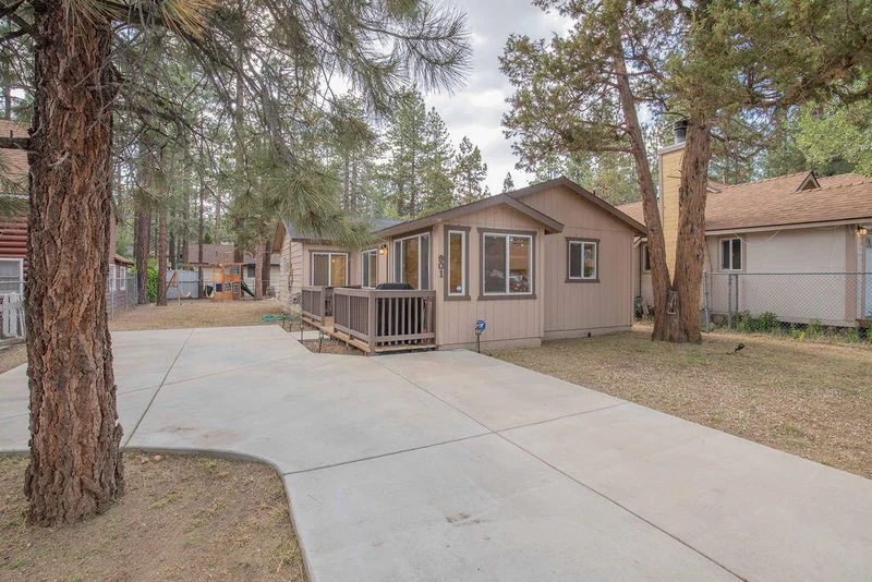 901 Anita Avenue, Big Bear, CA 92314