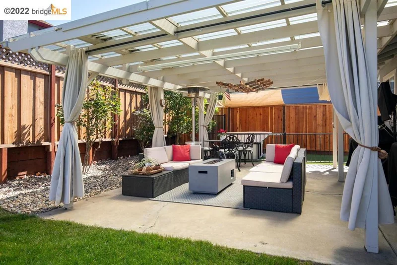 878 Estates Dr, Brentwood, CA 94513