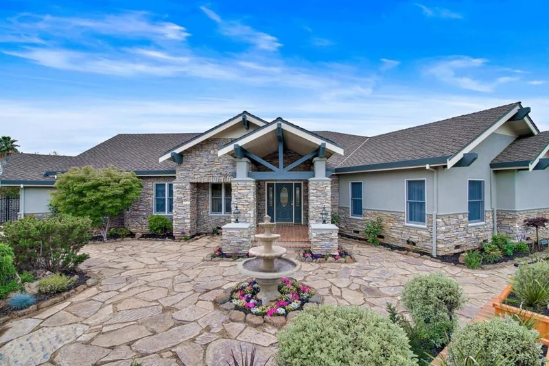 301 Rennie, San Jose, CA 95127