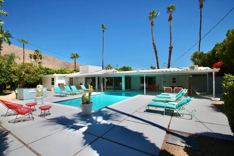 877 Riverside, Palm Springs, CA 92264