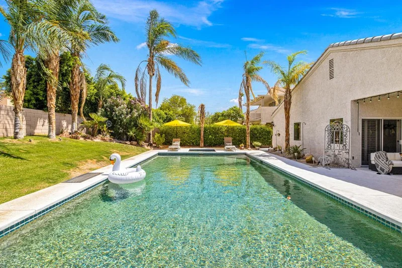 41410 Carlotta, Palm Desert, CA 92211