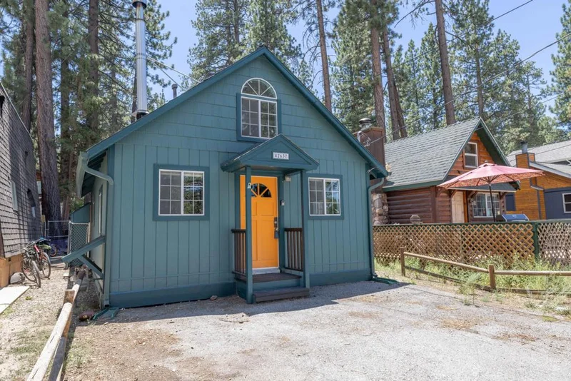 42637 Falcon, Big Bear, CA 92315