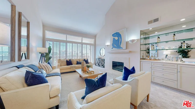 5216 Yarmouth #307, Encino, CA 91316