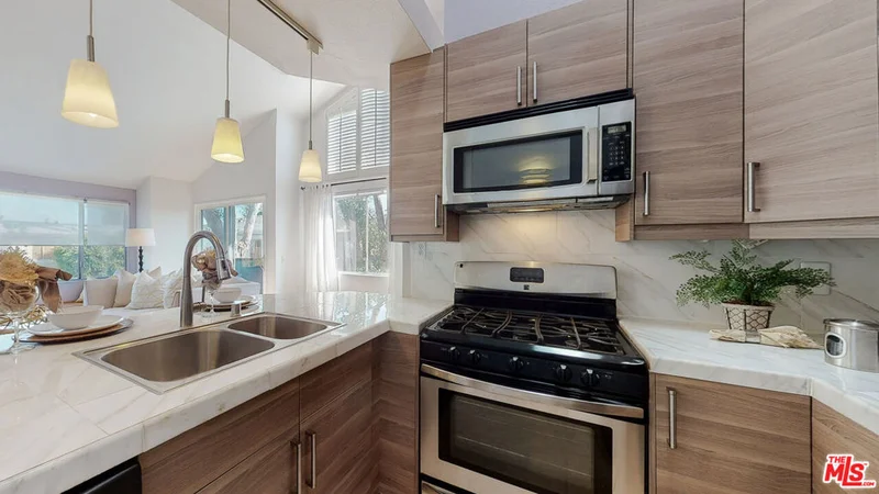 888 Beach #1, Inglewood, CA 90302