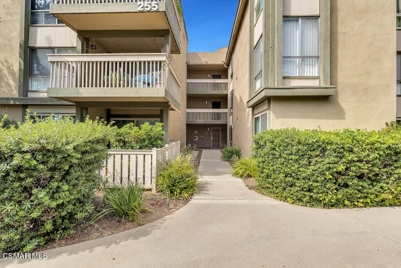 255 Sequoia #23, Thousand Oaks, CA 91360