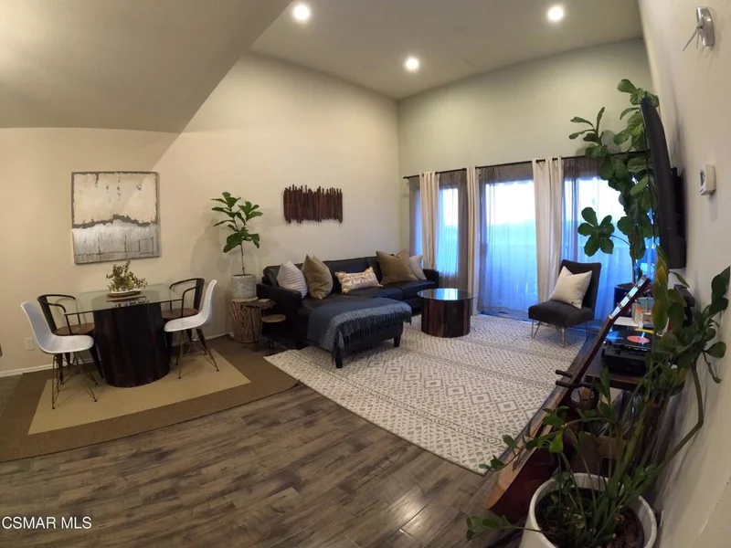 18645 Hatteras #240, Tarzana, CA 91356