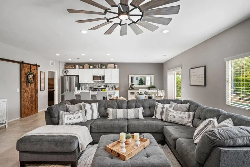 42705 Saragoza, Indio, CA 92203