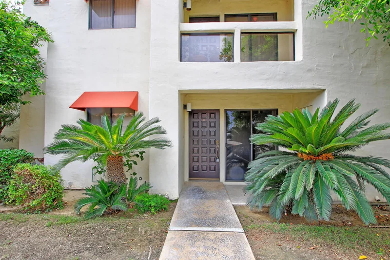 255 Avenida Granada #411, Palm Springs, CA 92264
