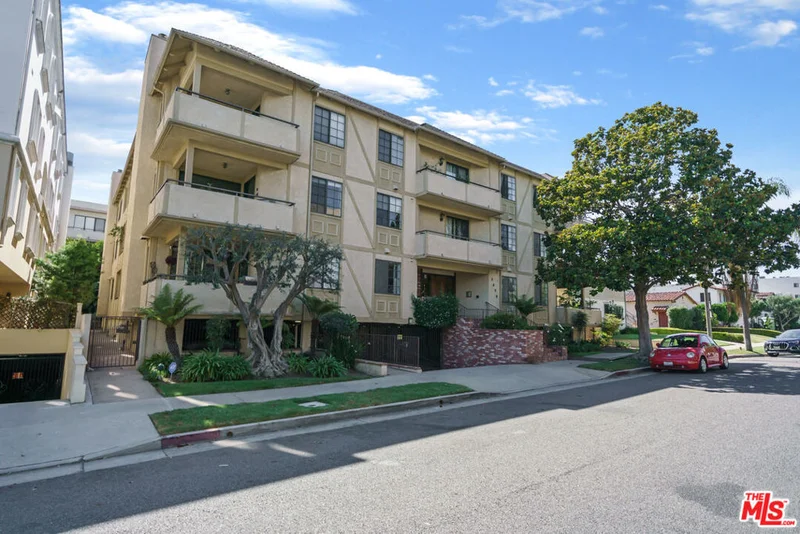 1875 Kelton #204, Los Angeles, CA 90025