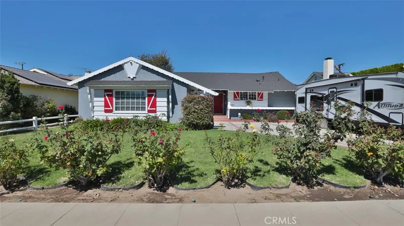 8921 Odessa, North Hills, CA 91343