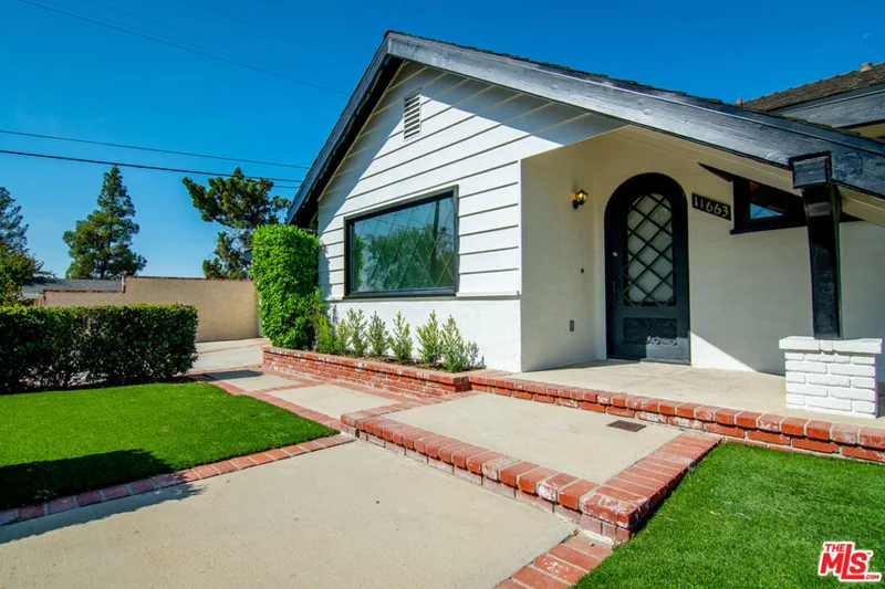 11663 Hayvenhurst, Granada Hills, CA 91344