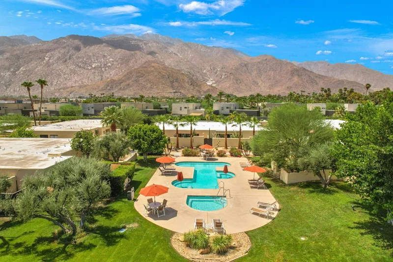 464 Greenhouse, Palm Springs, CA 92262