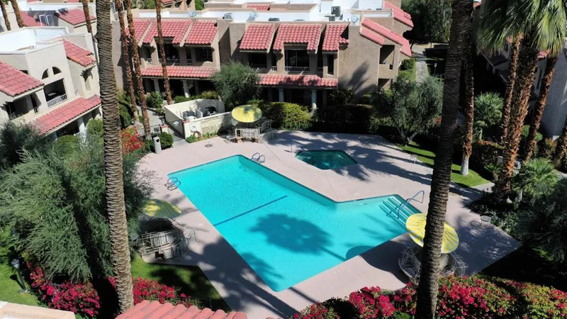 2700 Lawrence Crossley #32, Palm Springs, CA 92264