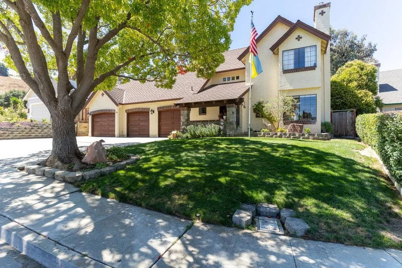 90 Lang Court, San Juan Bautista, CA 95045