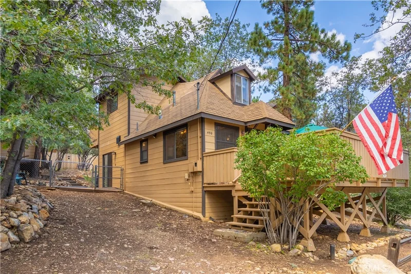 450 Vista, Sugarloaf, CA 92386