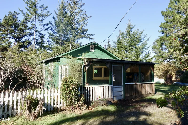 41850 Road 16, Little River, CA 95456