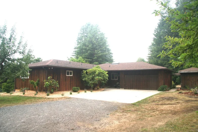 30189 Sherwood, Fort Bragg, CA 95437