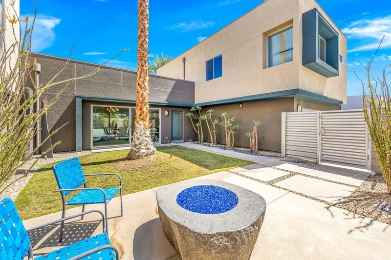 420 Chelsea, Palm Springs, CA 92262