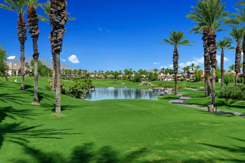 562 Desert Holly, Palm Desert, CA 92211