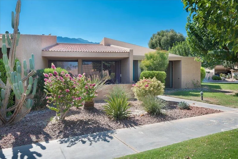 2593 Whitewater Club #A, Palm Springs, CA 92262