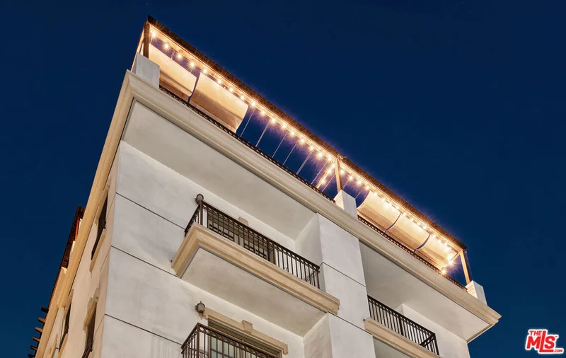 11633 Chenault #401, Los Angeles, CA 90049