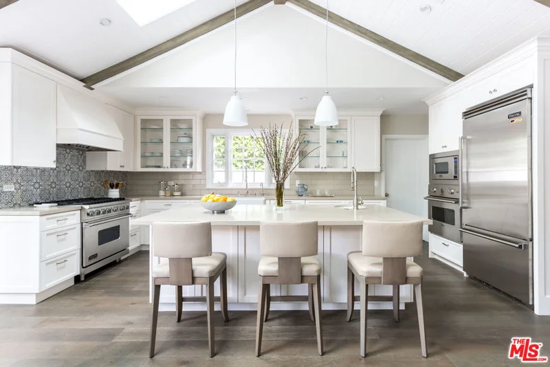 10463 Le Conte, Los Angeles, CA 90024