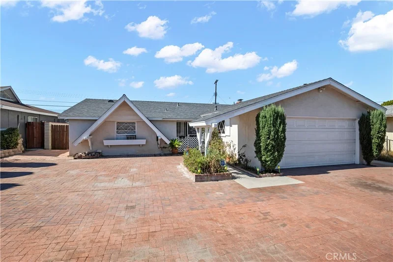 8727 Lucia, Sun Valley, CA 91352