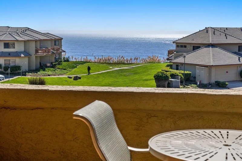 10 Seascape Resort, Aptos, CA 95003