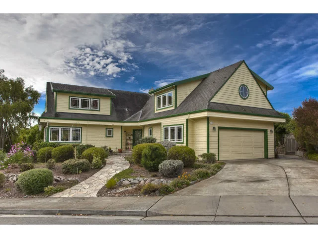 424 6th, Half Moon Bay, CA 94019