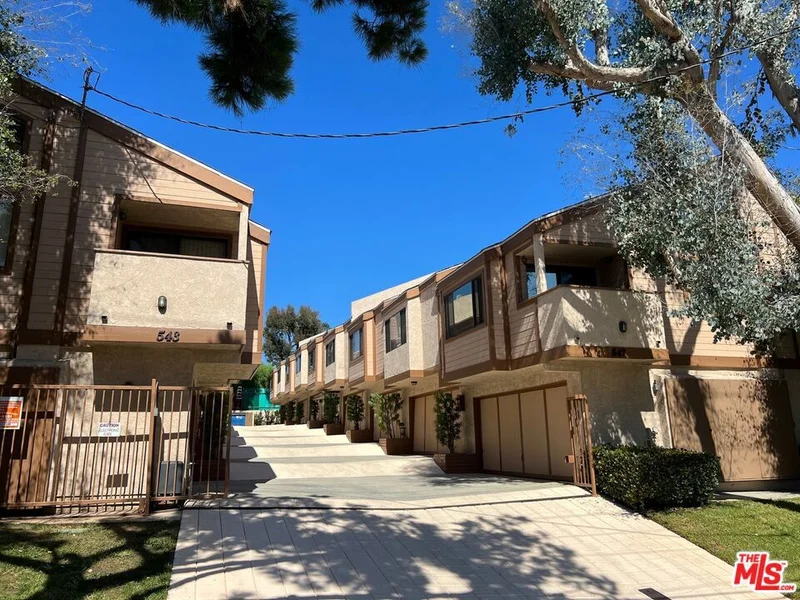 547 Hazel #14, Inglewood, CA 90302