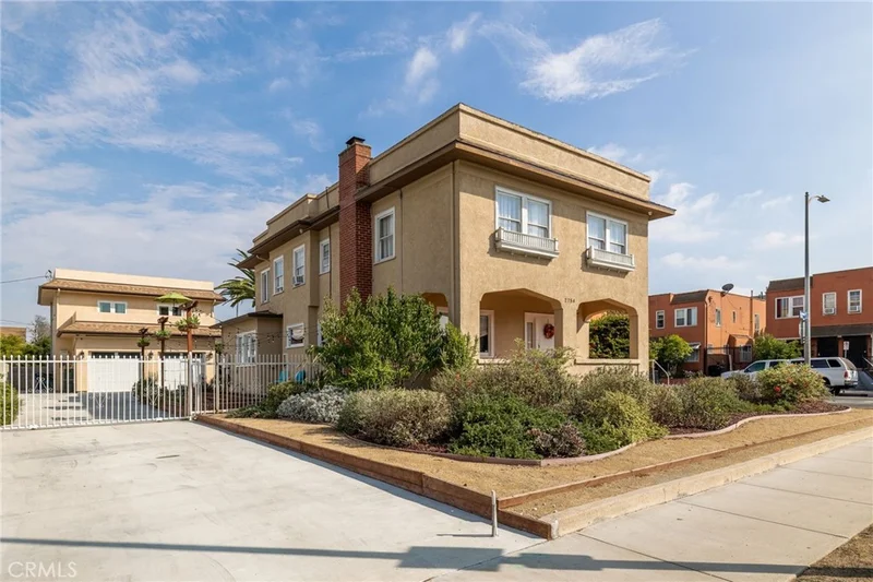 2754 Kenwood, Los Angeles, CA 90007