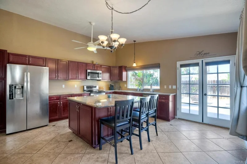 8658 Langholm, El Cajon, CA 92021