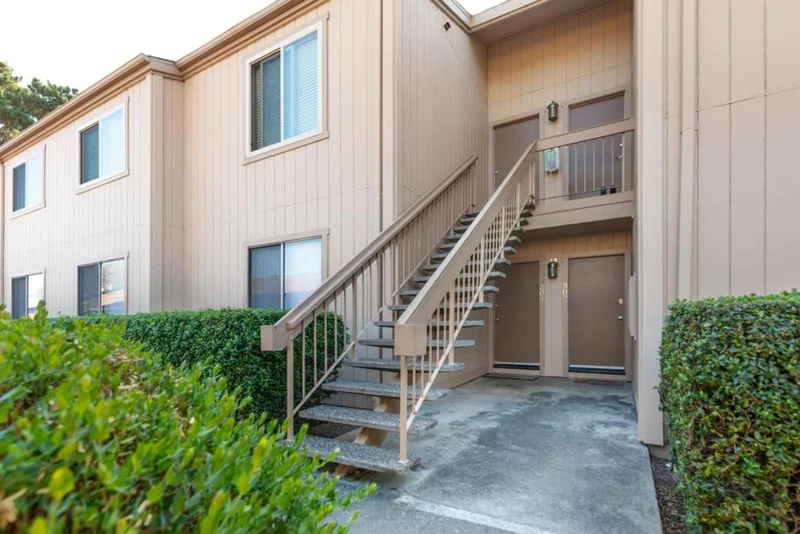 300 Glenwood #403, Monterey, CA 93940