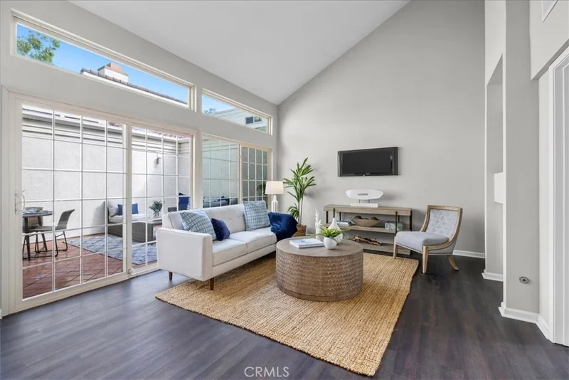 19 Navarre 83, Irvine, CA 92612