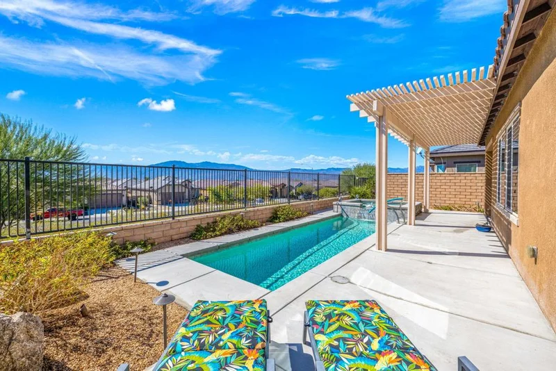 85667 Molvena, Indio, CA 92203