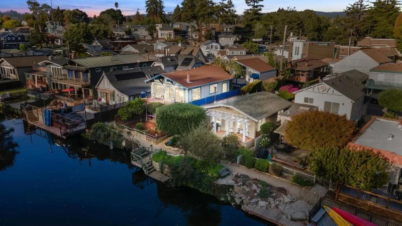 425 Riverview, Capitola, CA 95010
