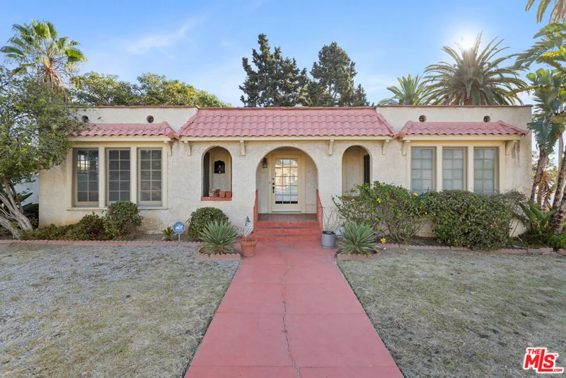 5470 Chesley, Los Angeles, CA 90043