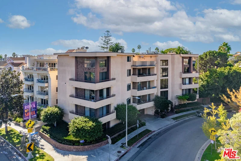 10400 La Grange #301, Los Angeles, CA 90025